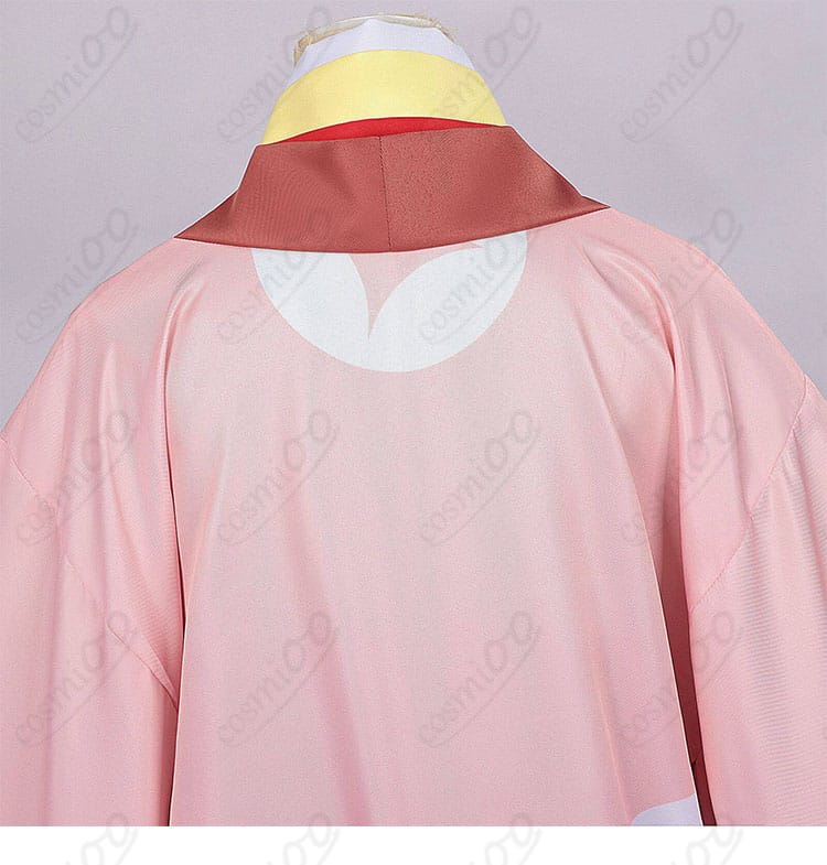 背肩部分の装飾ディテール（パネル切替と和柄の配置）