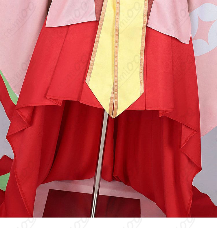 裾まわり装飾のアップ（柄切替とヘムのライン）