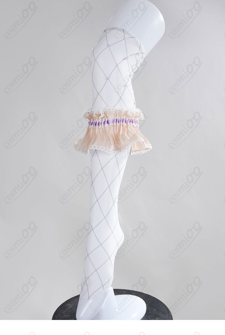 ソックスの装飾と丈感の近接ディテール