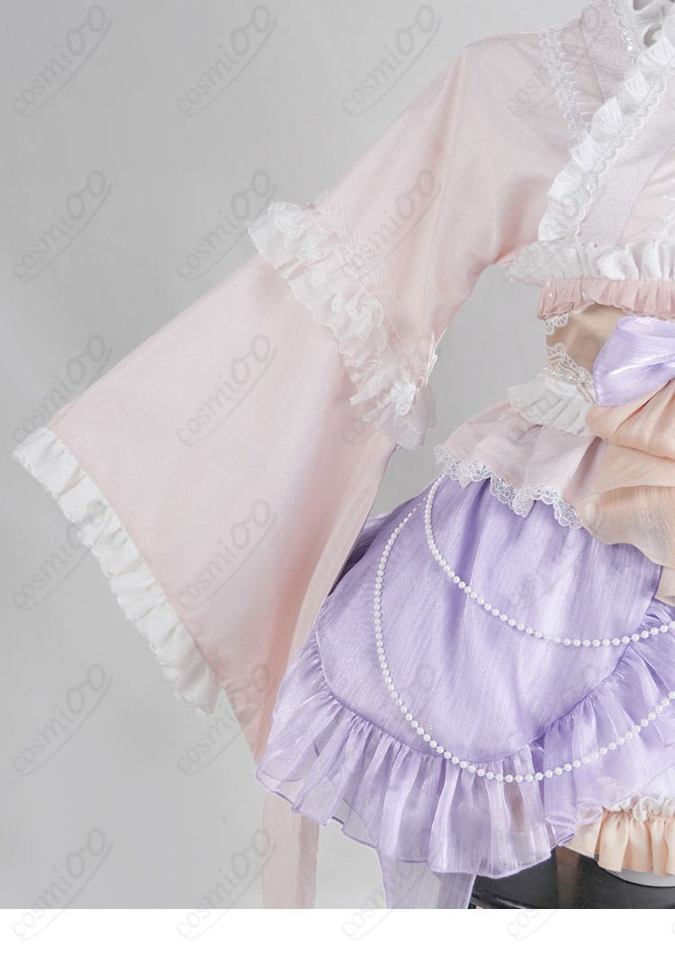 袖口の装飾と生地感を示すディテールアップ