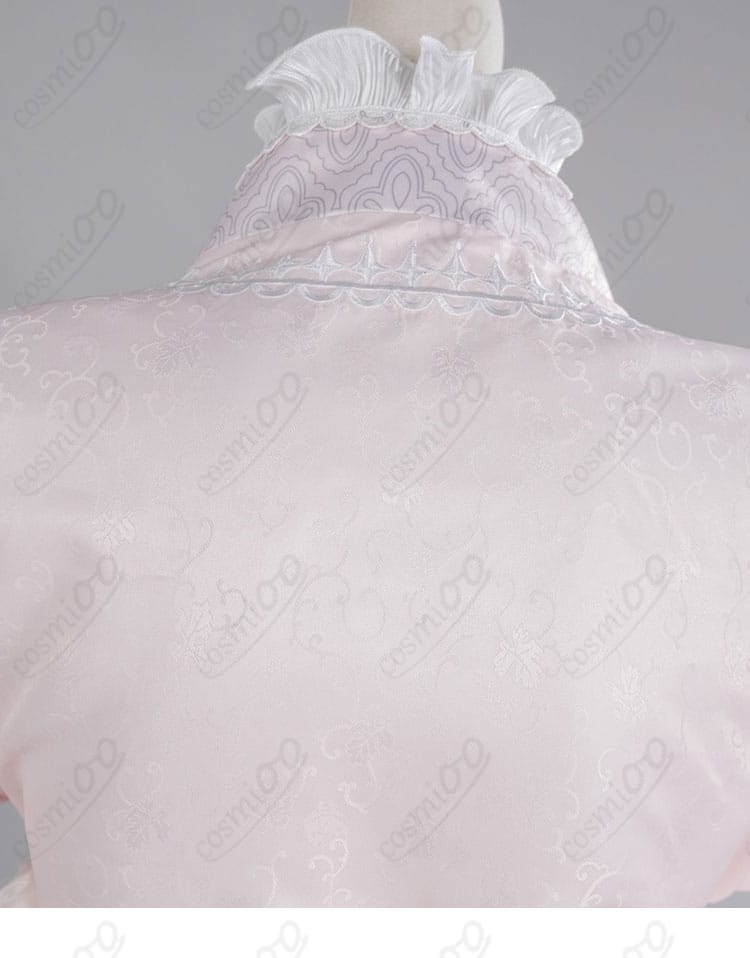 背肩部分の装飾と縫製の仕上がりディテール