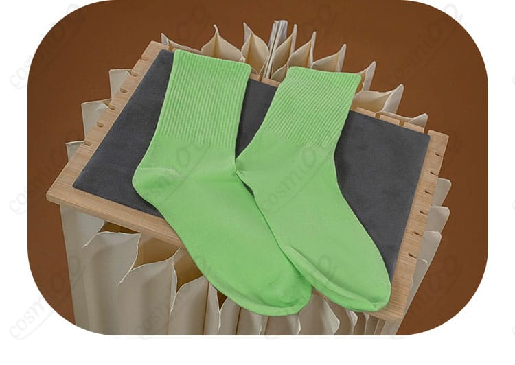 プレイフル・ドレスの靴下と編地・丈感の詳細