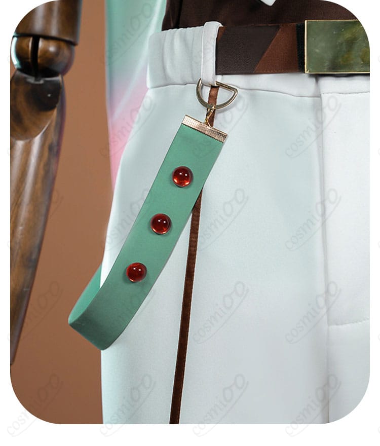 腰間装飾ディテール：ベルトと腰飾りのレイアウト