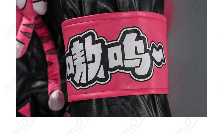 ナナリ・コリンス 制服コスの袖口とアーム装飾のステッチや留め具