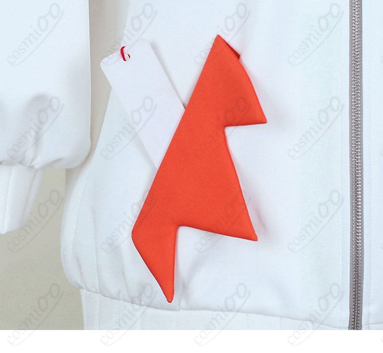 ピュール コートのポケット周りの装飾と実用性