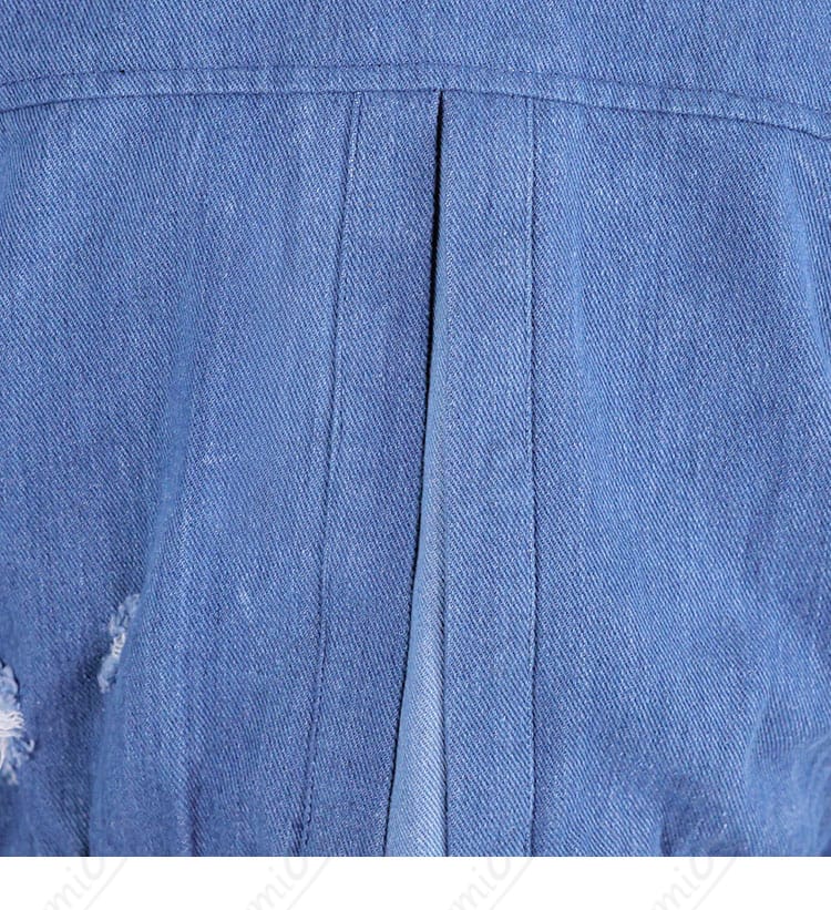 儒烏風亭らでん衣装 ジャケット背面の切り替えと飾り