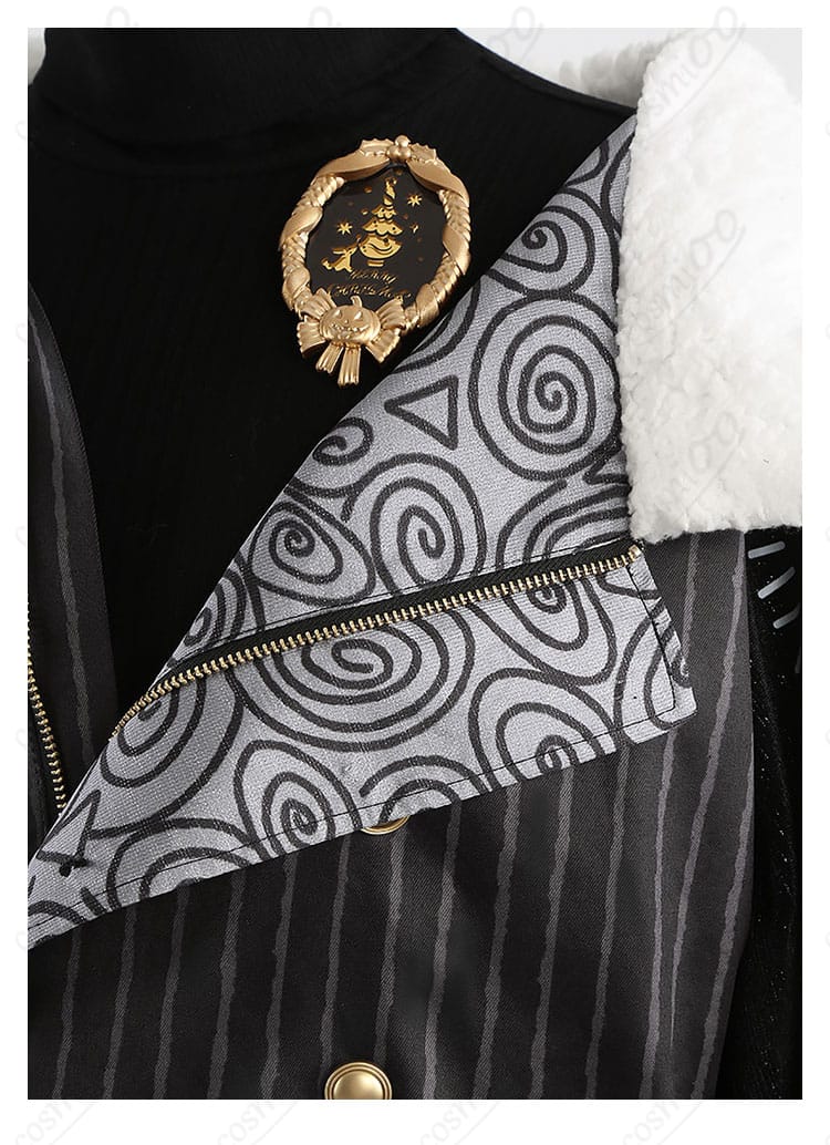 ナイトメアークーリエ衣装の襟元デザインと縁取り装飾のアップ