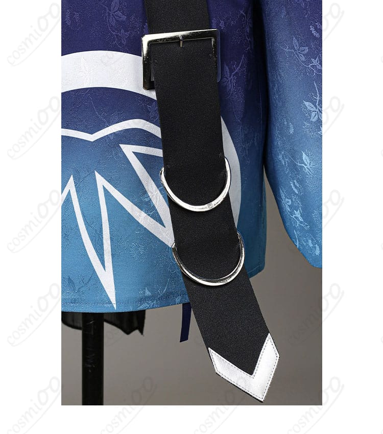 肩ストラップと留め具の近接（はだけにくい固定設計）