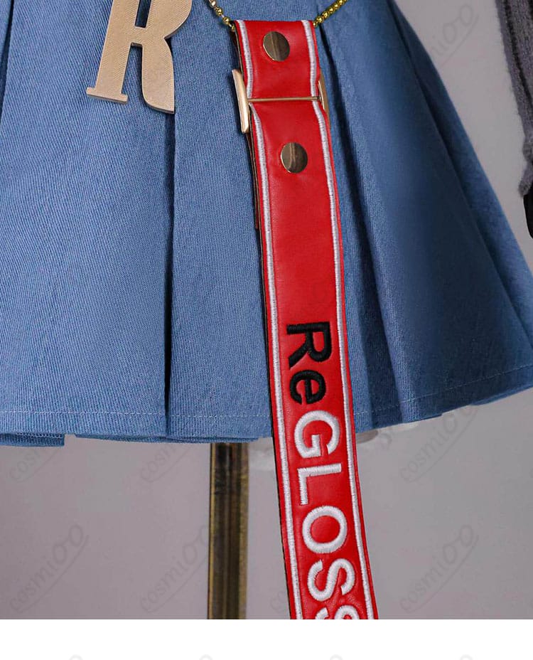 金属風チャーム類の質感と取り付け部の拡大