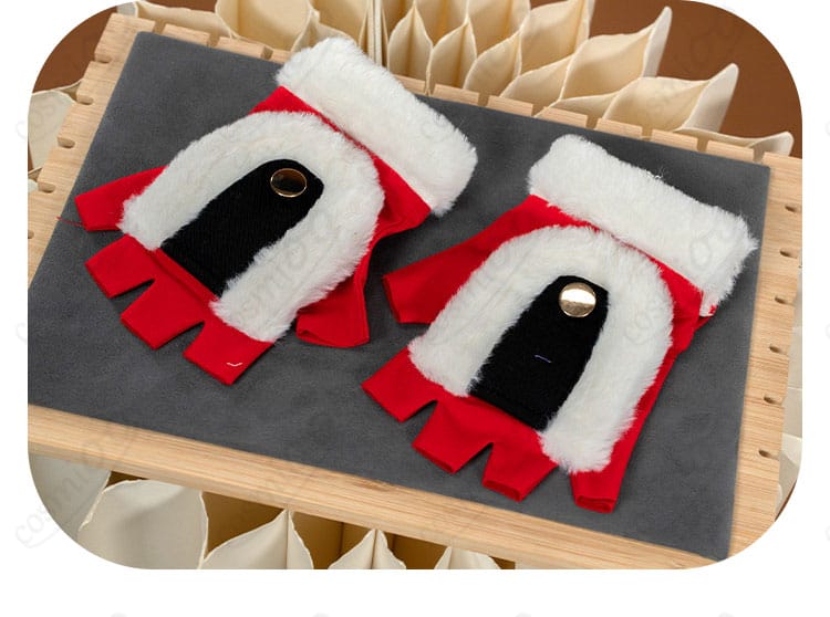 手袋の装飾と素材感のクローズアップ