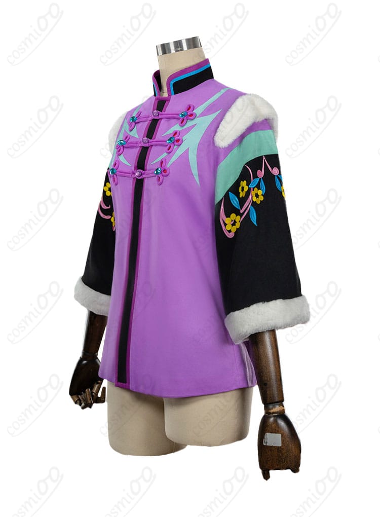 シャツとオーバーオールのサイド縫製と生地感ディテール