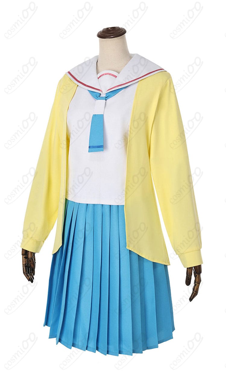 コートとスカートのシルエットが分かる衣装の側面写真