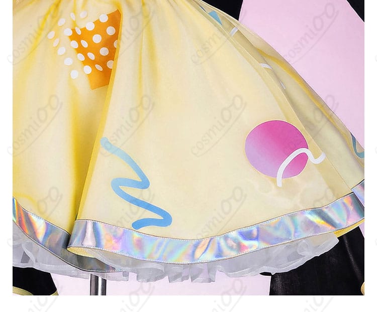 スカートの裾デザインと装飾ラインのディテール