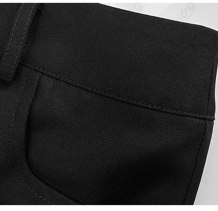 パンツのポケットとステッチのアップ