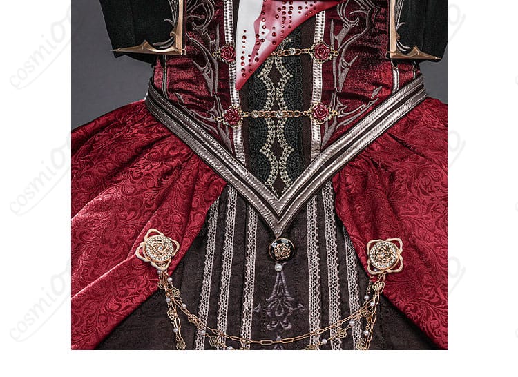 ウエストのコルセットベルト装飾と調整バックルの詳細