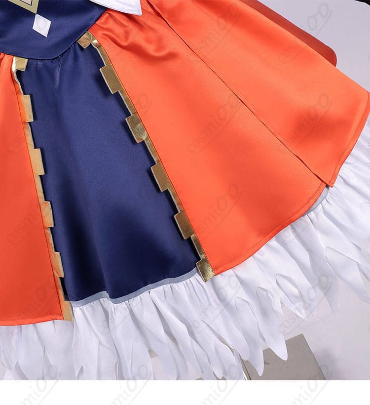 スカート裾装飾の詳細（フレアとヘムラインのコントラスト）