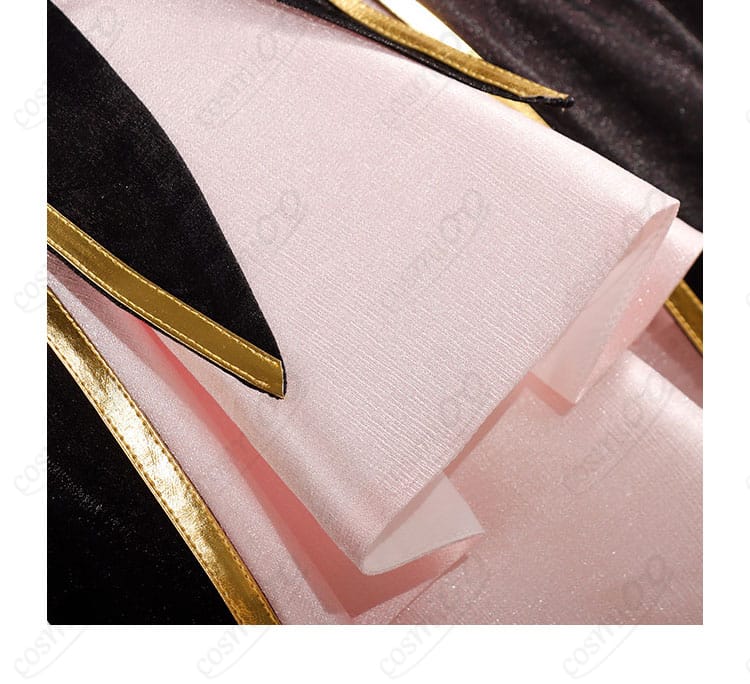 裾周りの装飾ディテール。トリムとレイヤー構成が分かるアップ