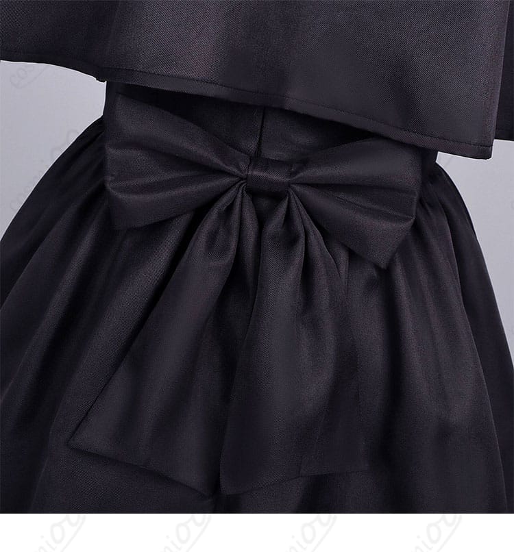 背面のリボン装飾と留め具のディテール写真