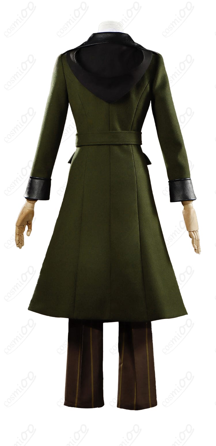 メリー・プリニウス初期衣装の背面ディテールとコート裾の形