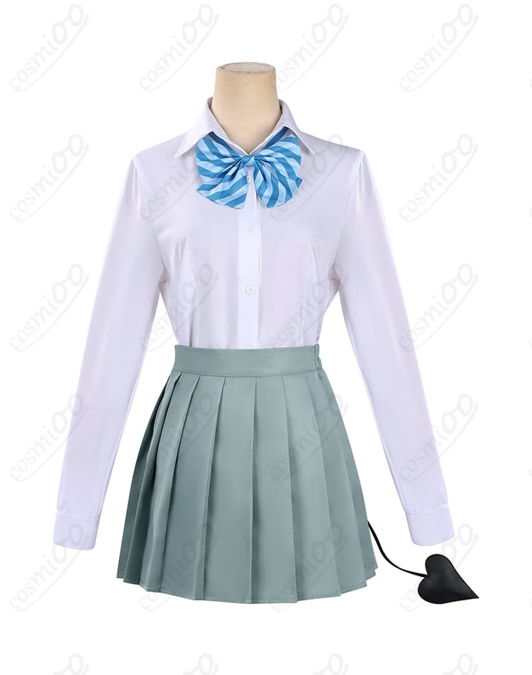 シャツとスカートの装飾ディテール（ステッチと生地質感の近接）