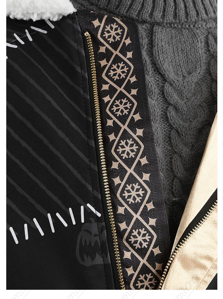 前立て部分の飾りと開閉部の構造が分かる近接写真