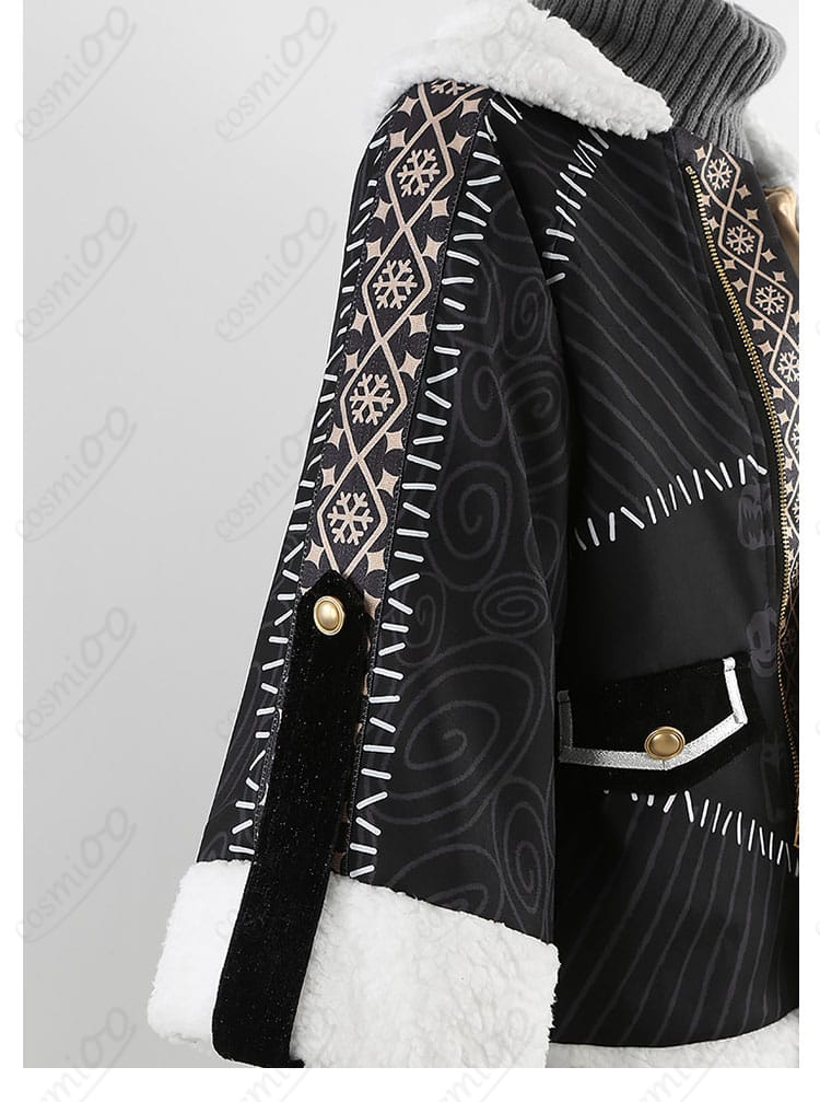 袖の装飾モチーフと配色バランスのクローズアップ