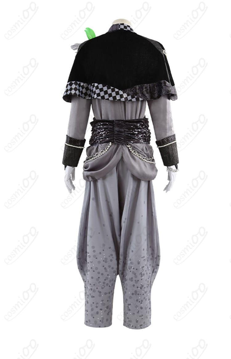 Re:vale 千（ゆき）10周年記念衣装の背面。マントの落ち感と背面ラインの美しさを確認