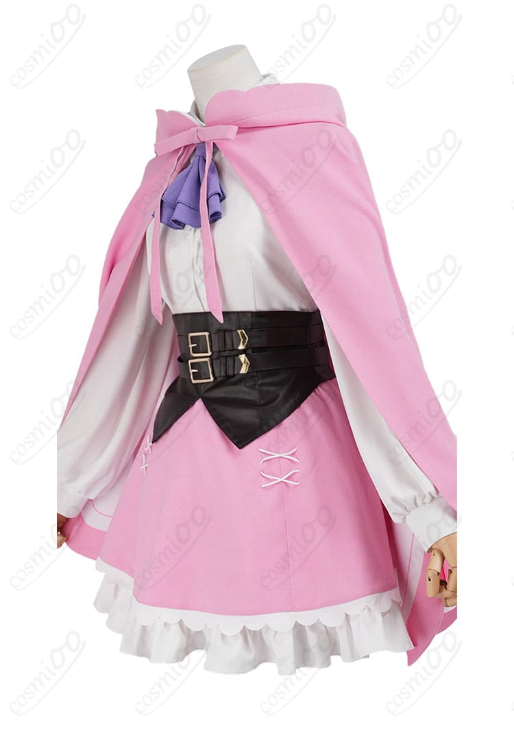 ラム メイド衣装の側面。スカートの広がりとマントの落ち感、ウエストラインのシルエットを示す画像