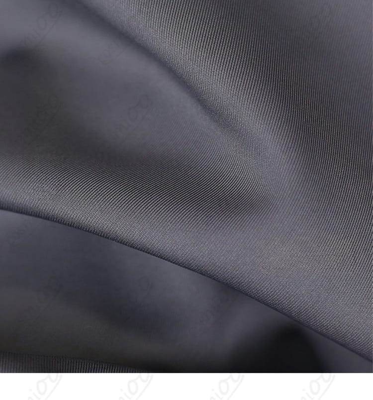 生地アップ。薄手で通気性のある編み地と表面感、発色の質感。