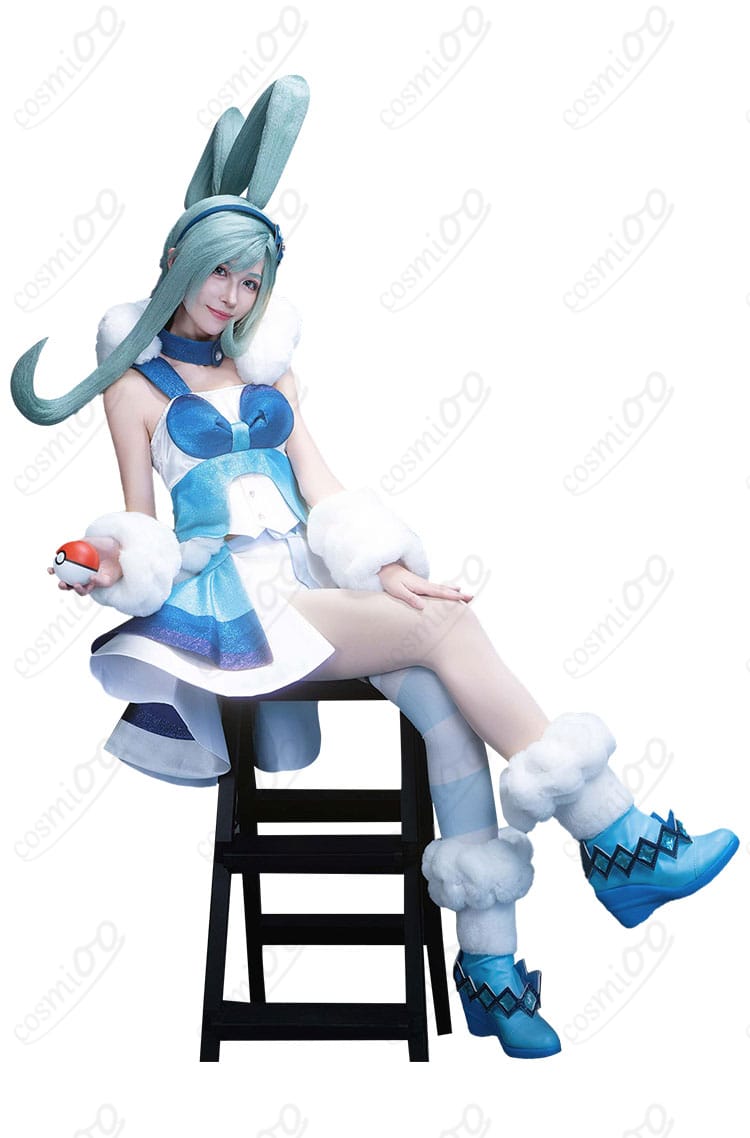 右側から見た着用参考ショット。腰回りの装飾とシルエット