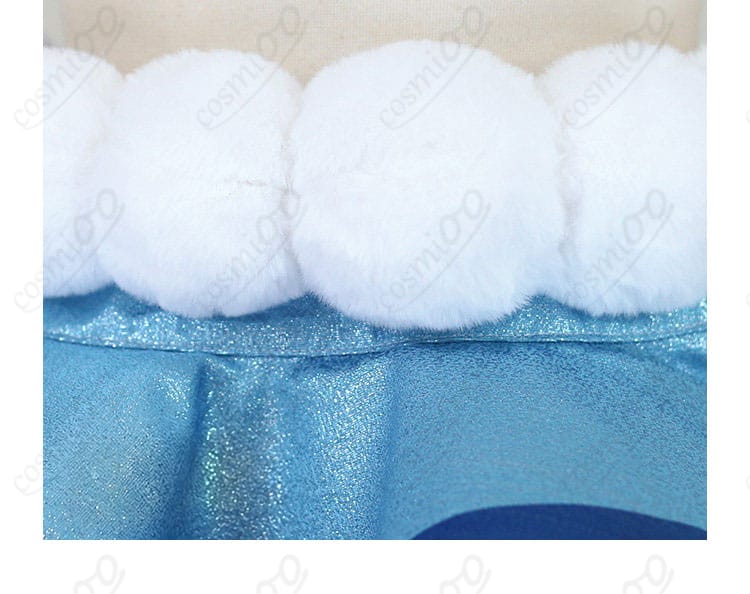 ウエスト部のポンポン装飾と取り付け部の拡大