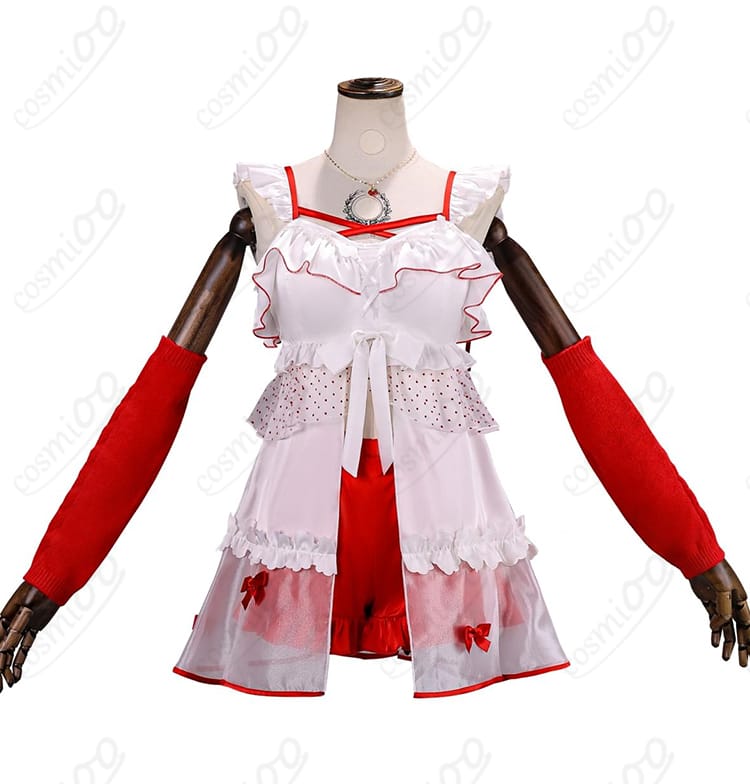 スカート正面の生地感と裾ライン、チェック柄の質感