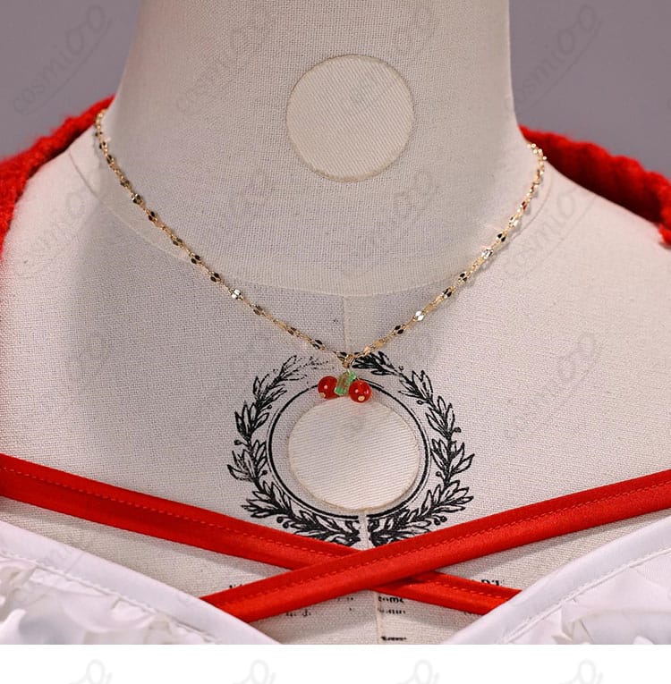 ネックレスと首元リボン装飾のアップ