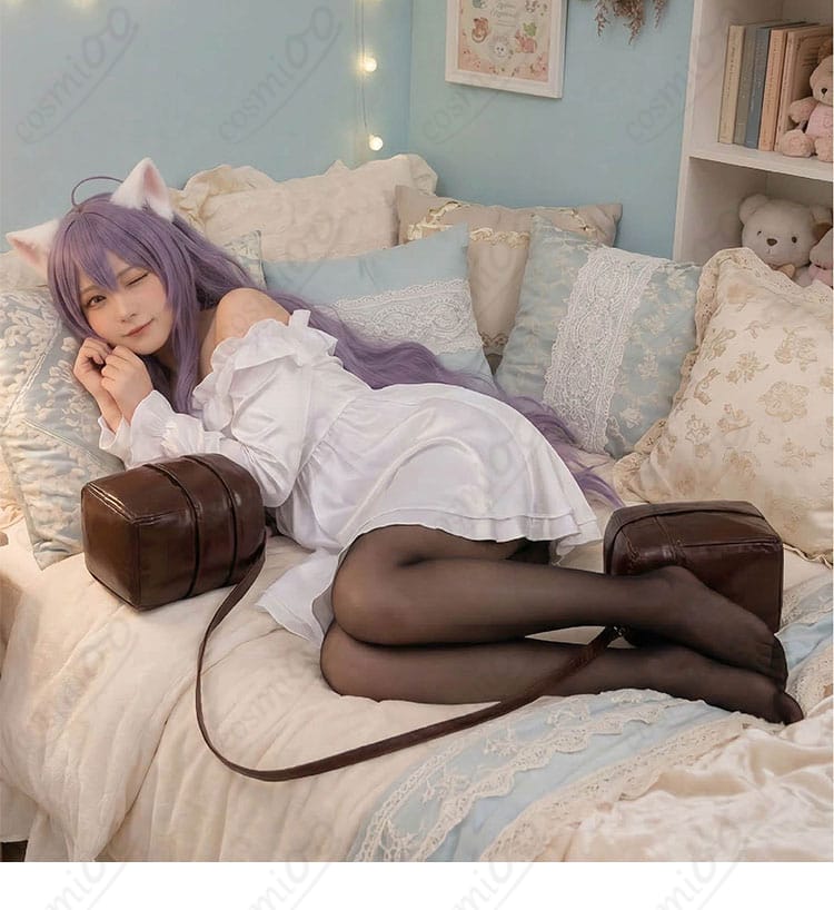 モデル着用例｜ルー 白い猫 コスプレで横たわるポーズ参考