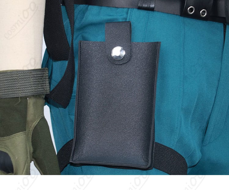 腿部レッグポーチとストラップの装着例(ズレ防止構造)