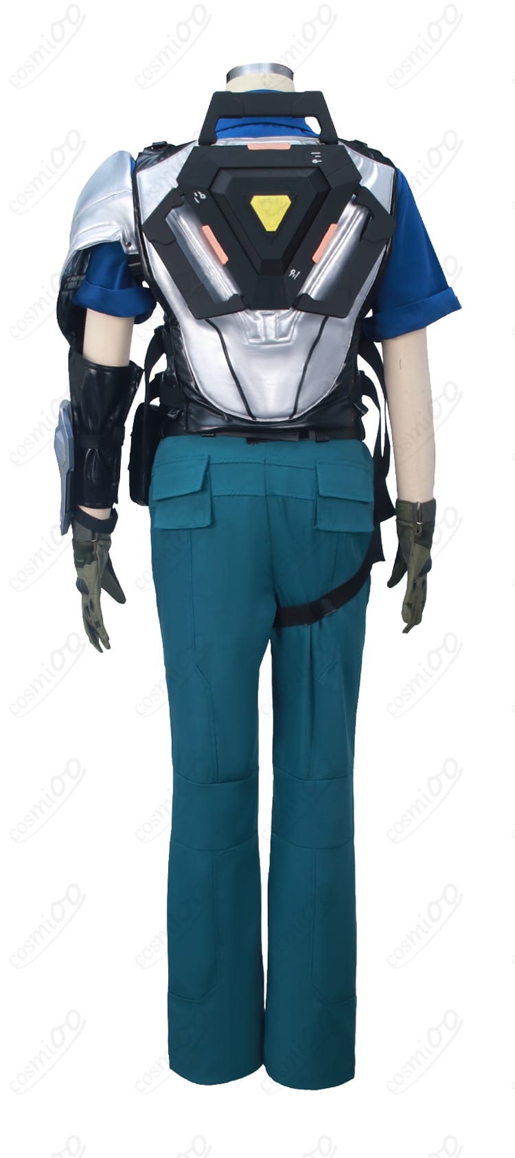 背面のベルト・ポーチ配置と装飾ディテール(固定方法が見える構図)