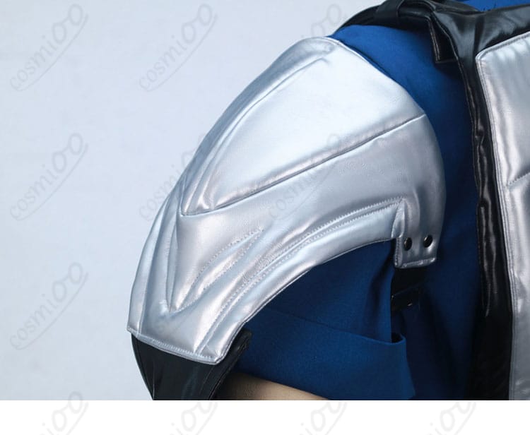 肩鎧パーツの質感とカーブ形状(軽量樹脂の金属風仕上げ)