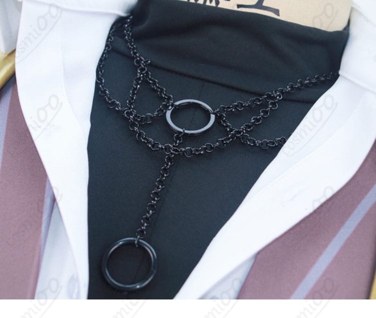 ベッローネ 衣装の首元・ネックレス装飾ディテール