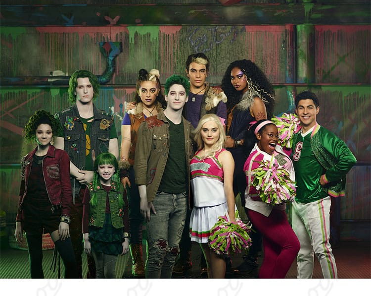 アディソン・ウェルズのチアリーダー制服一式を着用したイメージカット（COSMIOO）