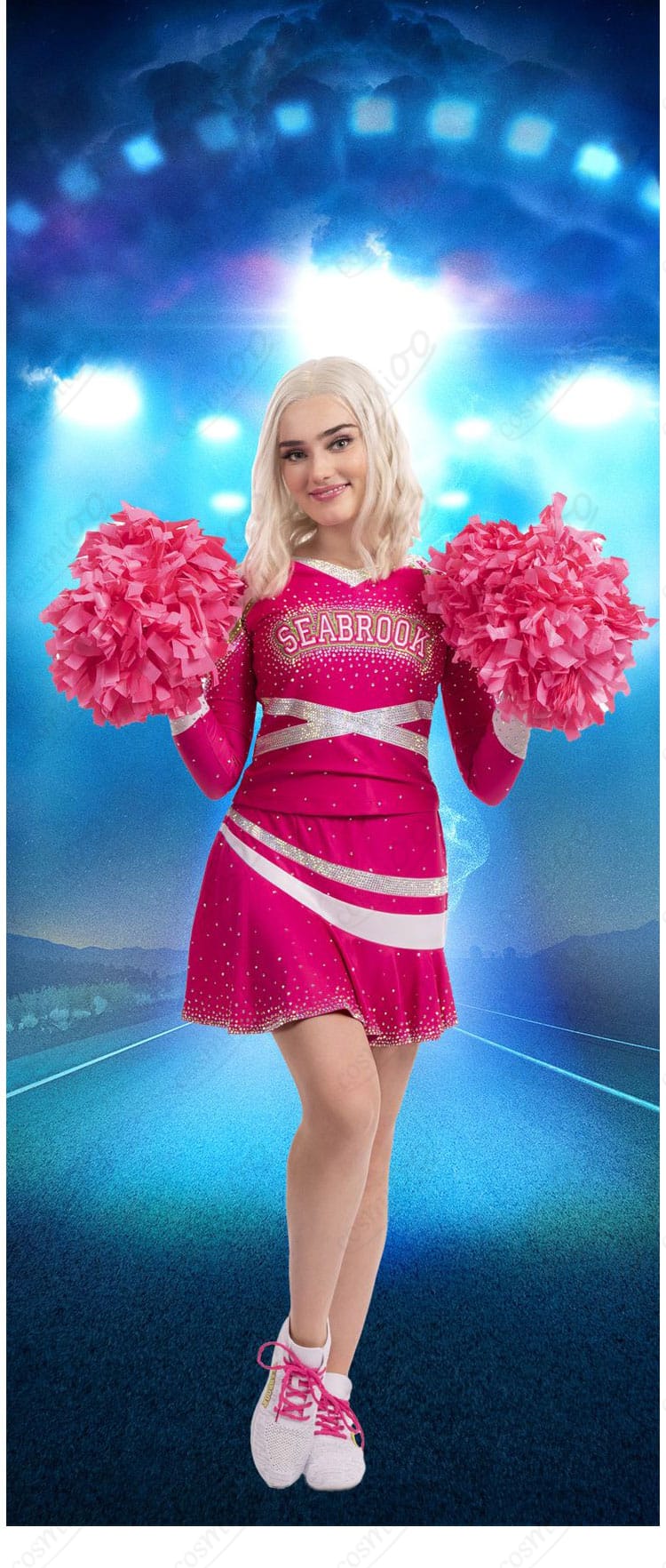 コートとスカートの装飾・フロントディテールの近接写真