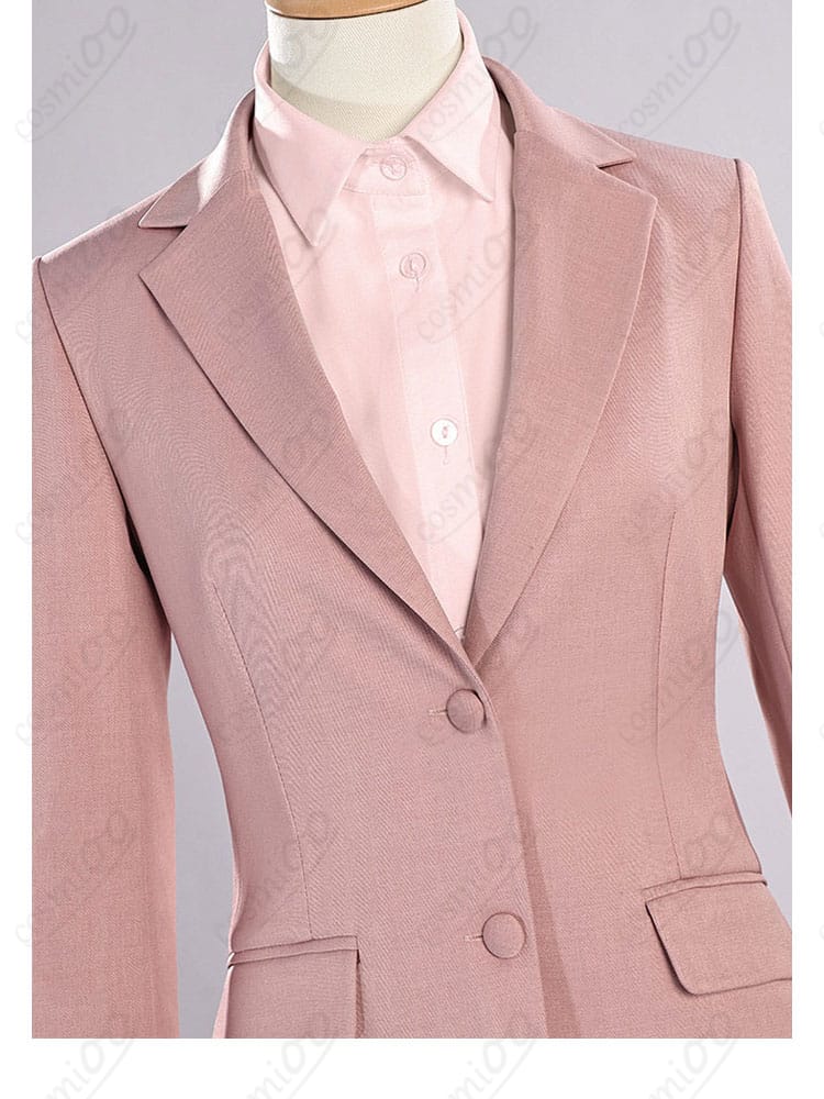 ジャケットのラペルと襟元の縫製ディテール（成海ピンクスーツ）
