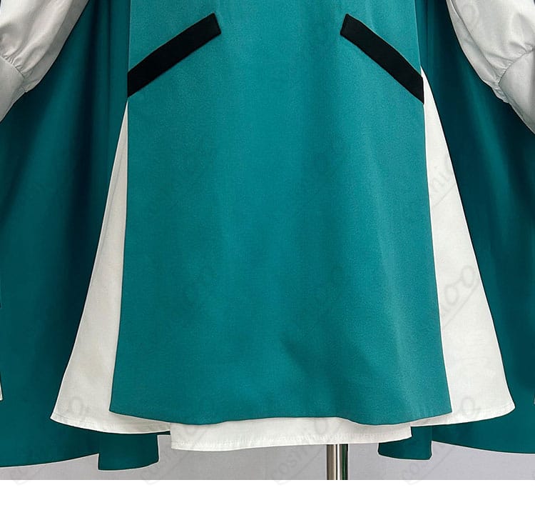 裾まわりのパイピングと落ち感、動きに映えるライン