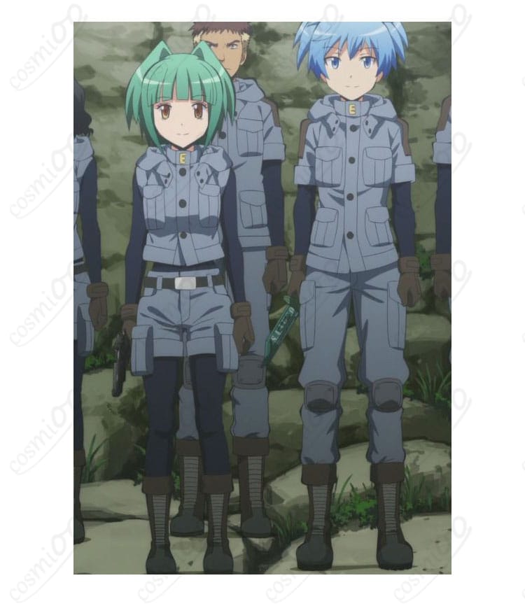 暗殺教室 茅野カエデ 超体育着コスプレ衣装の正面全身コーデ（トップス・インナー・ショートパンツ・手袋・タイツ）