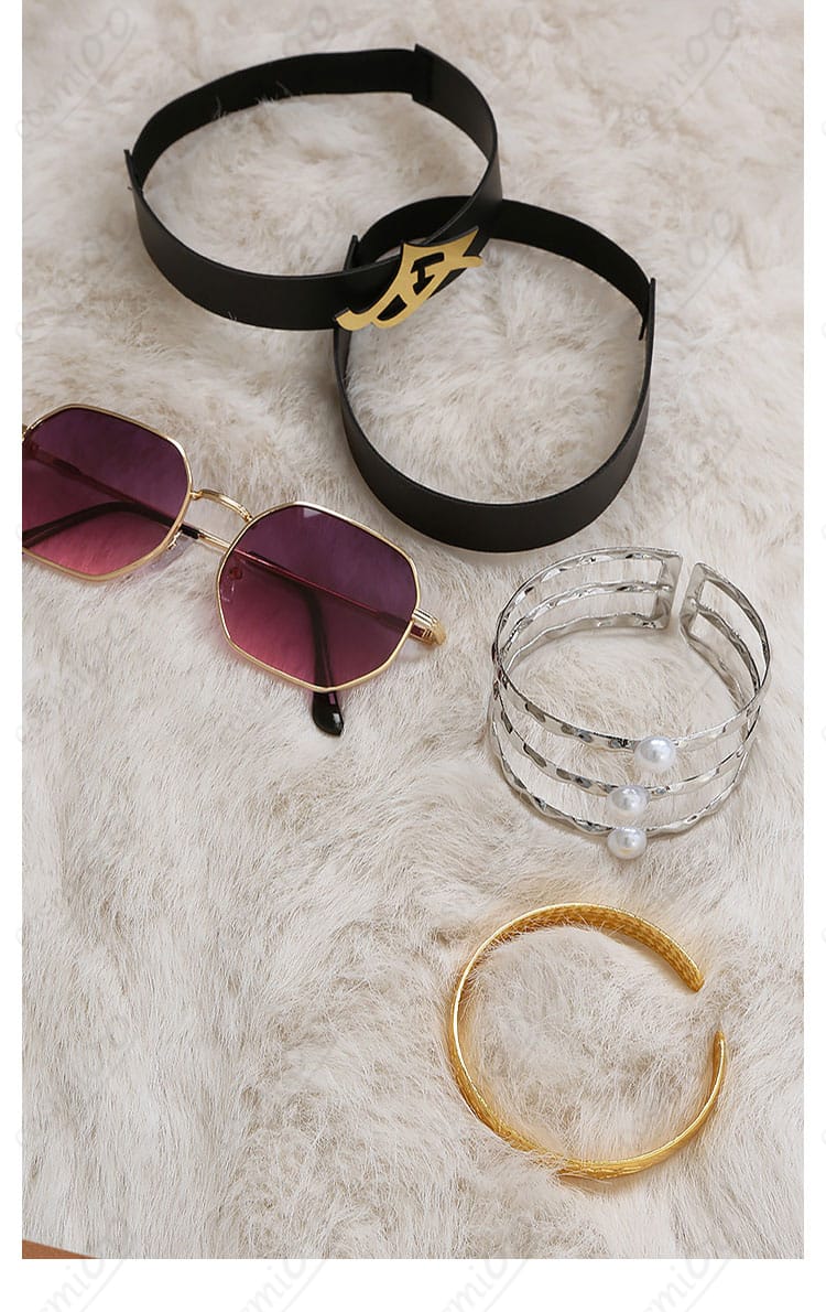 ネクタイ・チョーカー・ベルト・靴下など小物の詳細