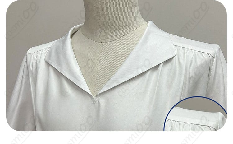 オルーギオ魔法使い衣装の襟元装飾を写したクローズアップ