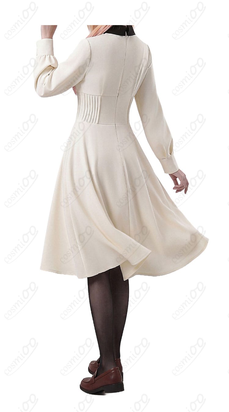 モデル着用の背面全身カット|城崎メイ私服ワンピースの後ろ姿と丈感