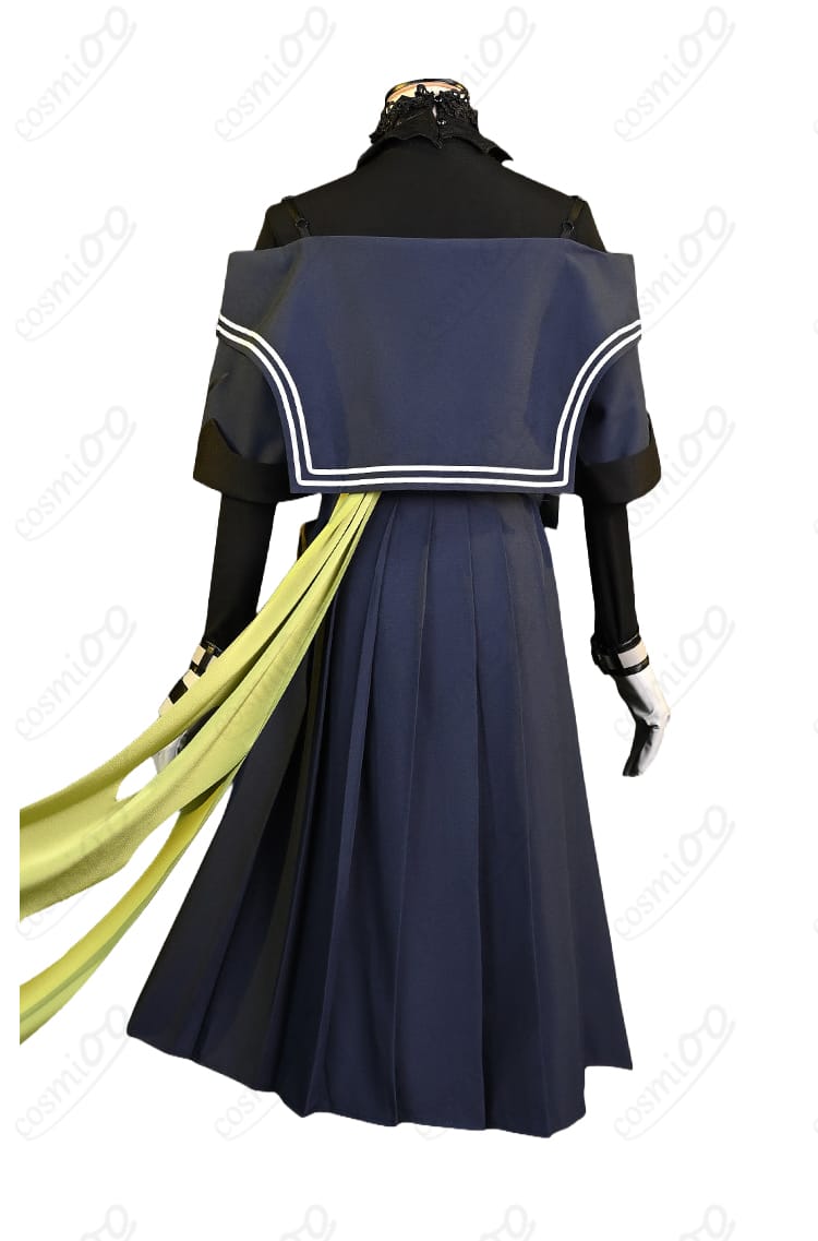 アイリーニ 至高の判決コスプレ衣装の背面シルエット