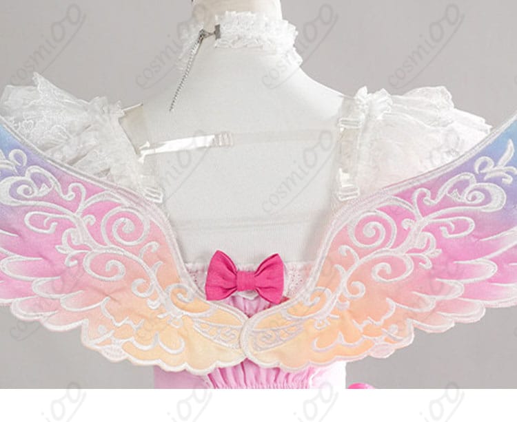 別売りの背中用翼パーツを取り付けたアイドルドレス背面の細部
