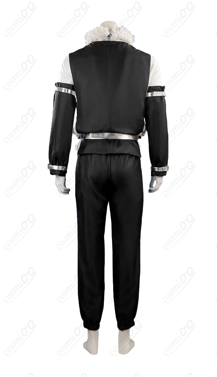 双城厳一の戦闘服を再現したコスプレ衣装の背面全体