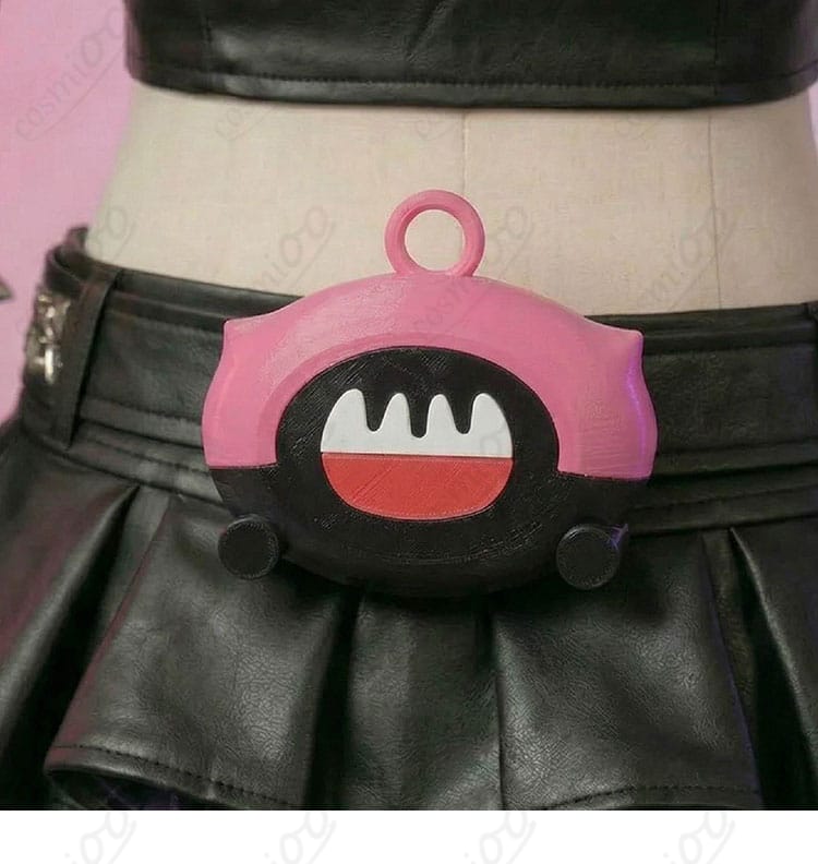 南宮羽コスプレ衣装の腰まわりと背面デザインのディテール